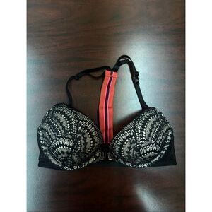 Victoria’s Secret Very Sexy Lightly Lined Plunge Front Closure Bra Size 32C